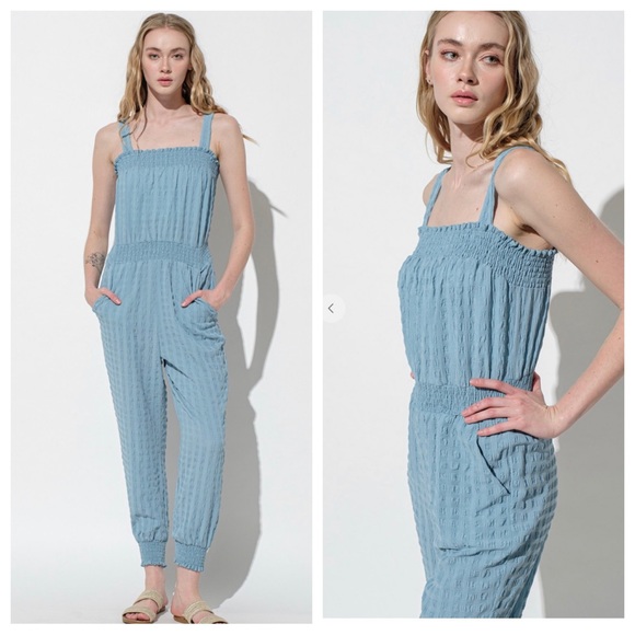02 Fabulous Textured Fabric Smocked Jumpsuit - Picture 4 of 5